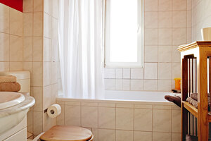 Badezimmer mit Dusche